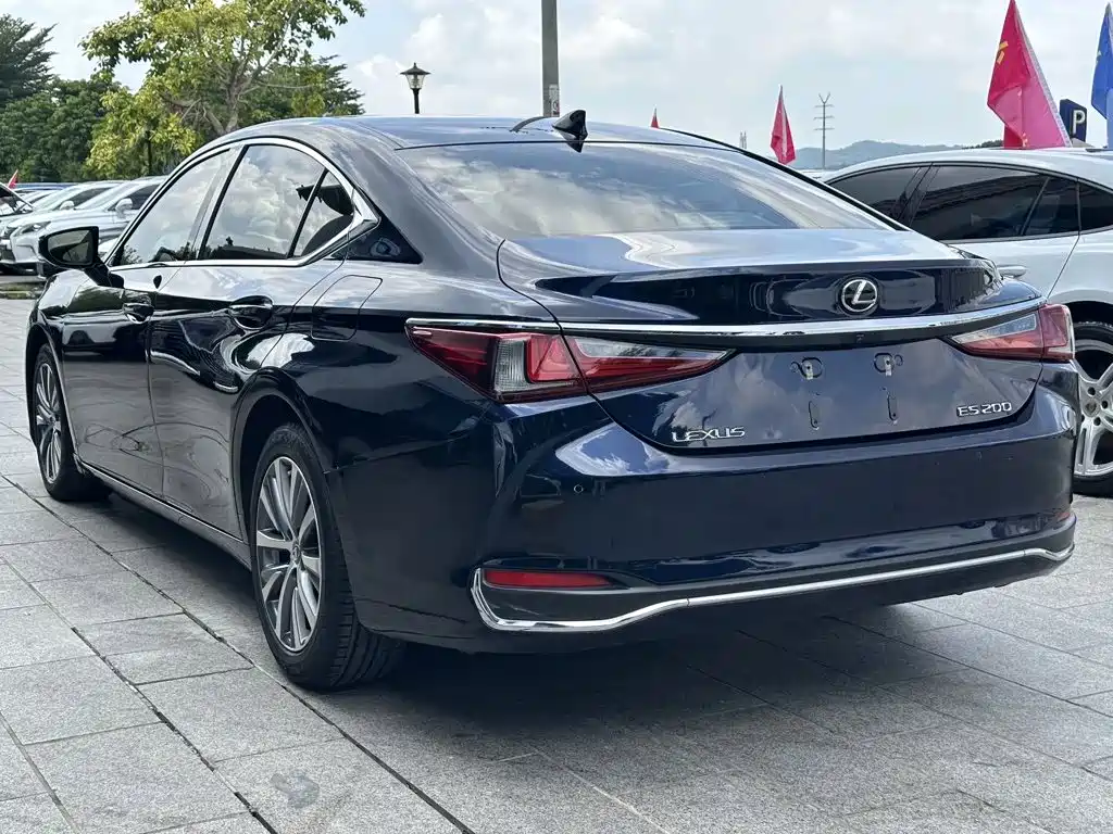 Lexus ES — миниатюра 7