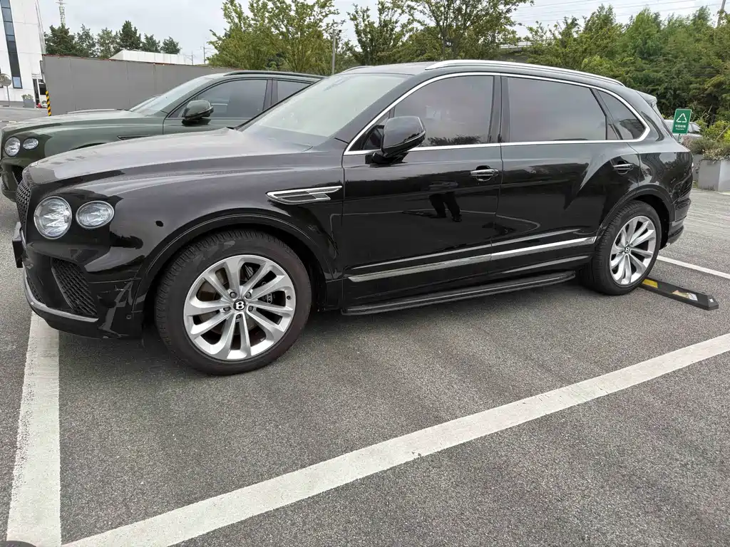 Bentley Bentayga — миниатюра 10