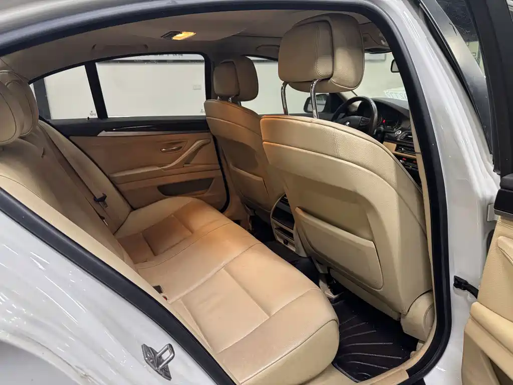 BMW 5 Series (Import) — миниатюра 10
