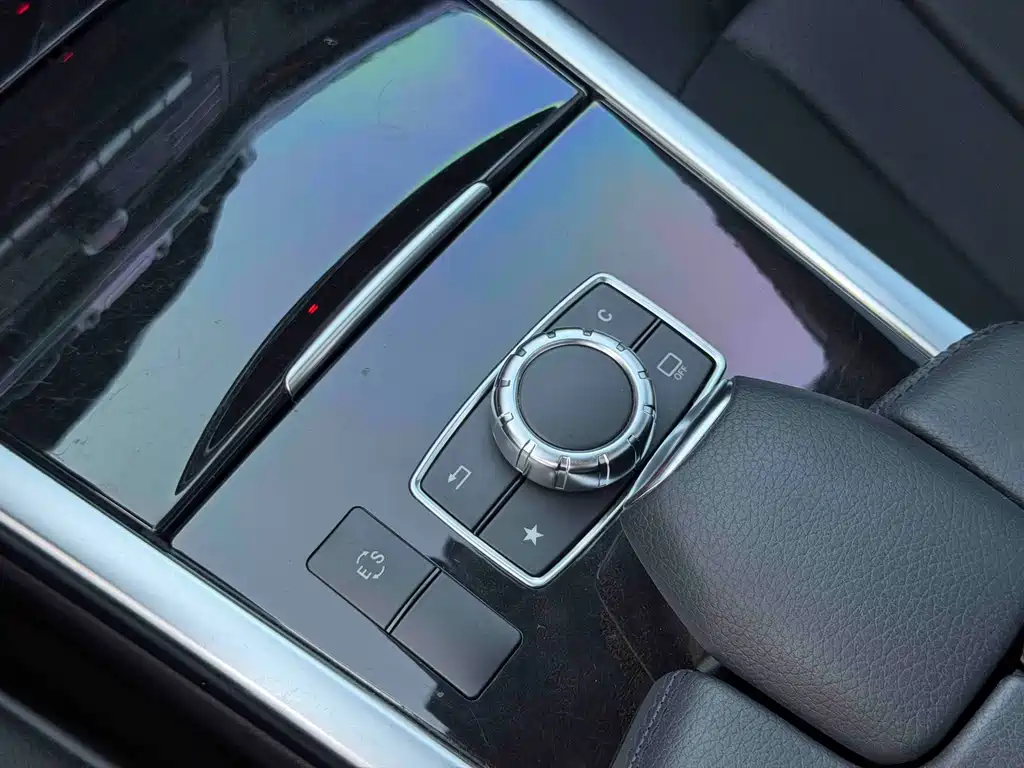 Mercedes-Benz E-Class — миниатюра 17