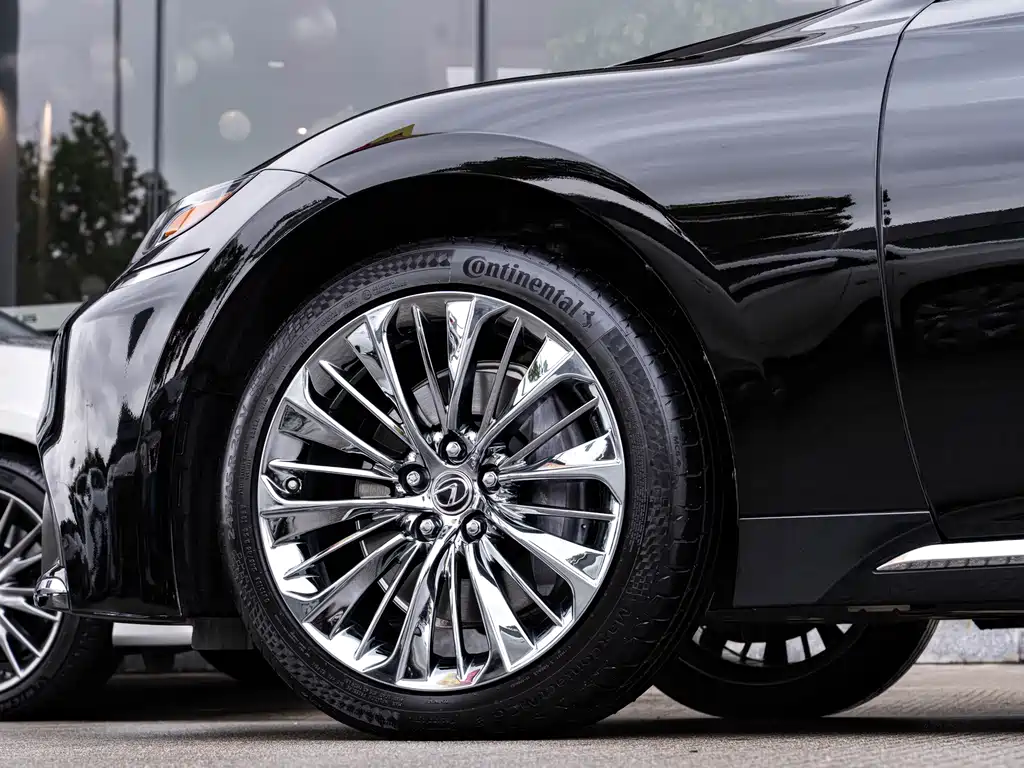 Lexus LS — миниатюра 8