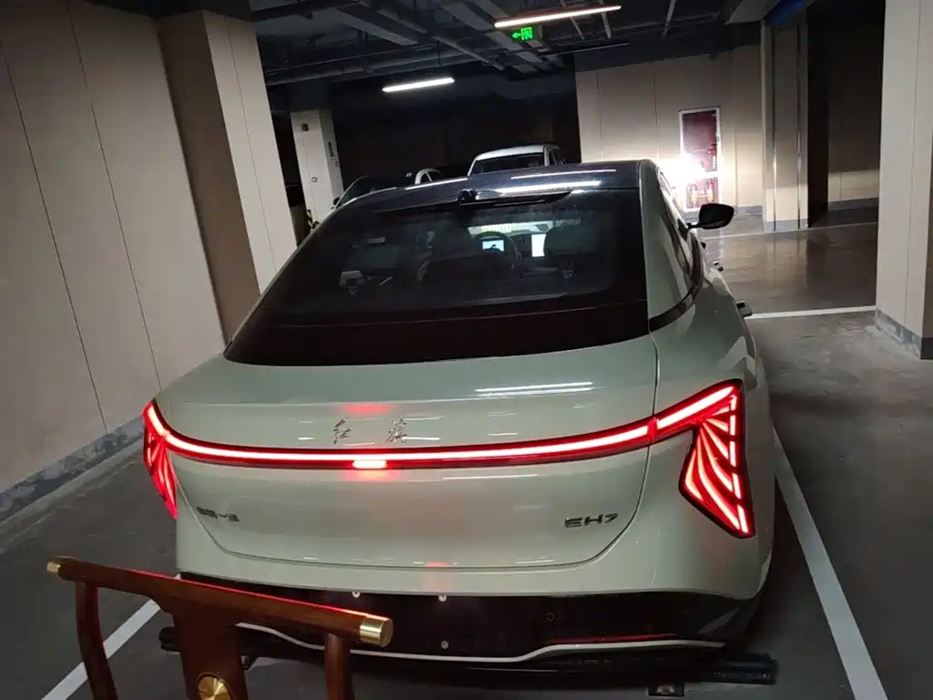 Hongqi EH7 2025 600