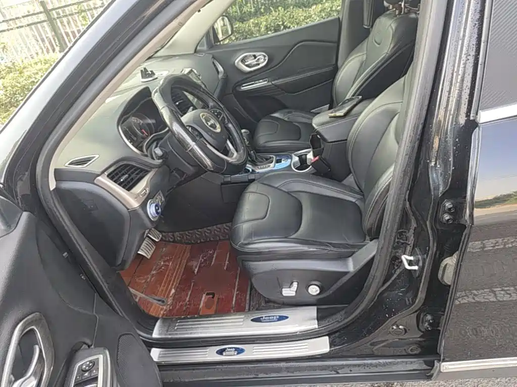 Jeep Cherokee — миниатюра 15