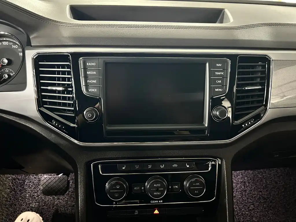 Volkswagen Teramont — миниатюра 10