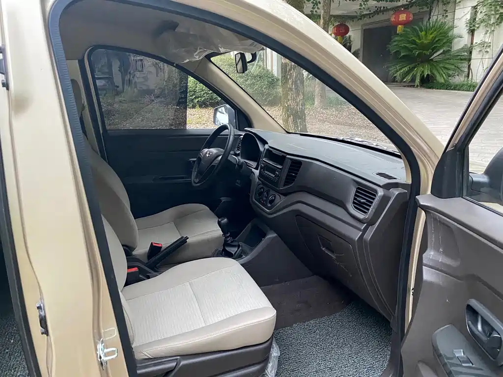 Wuling Hongguang V — миниатюра 15