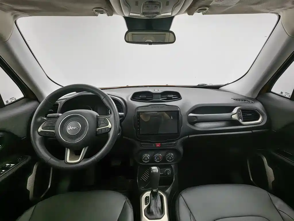 Jeep Renegade — миниатюра 5