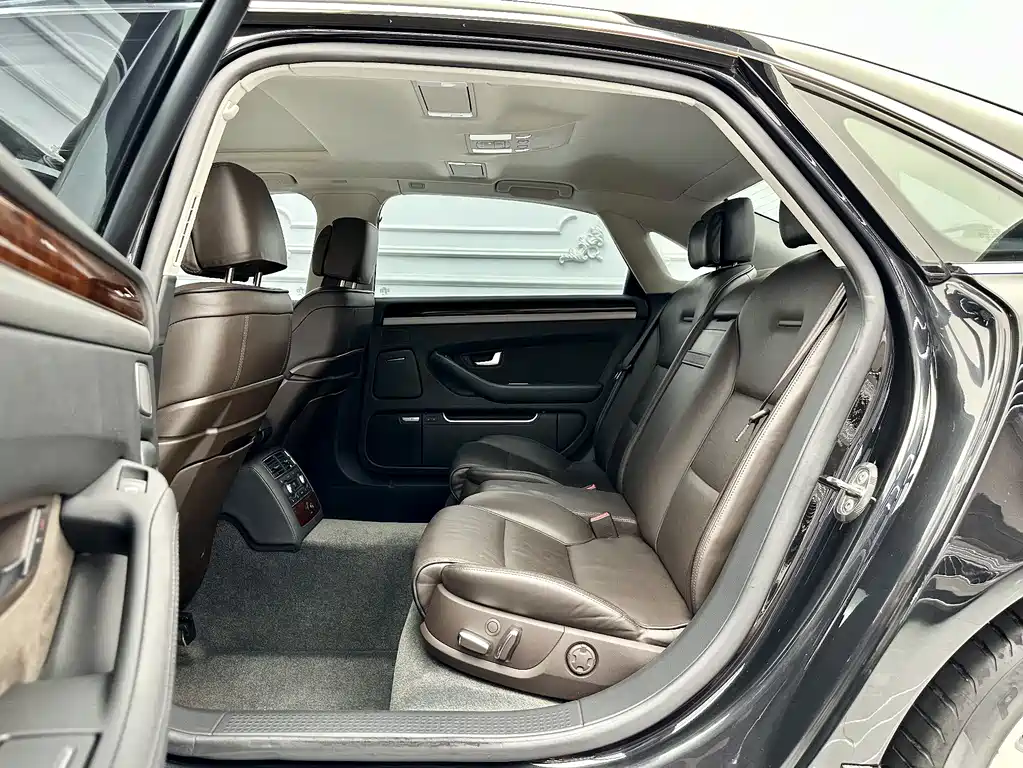 Audi A8 2010 A8L 3.0 FSI