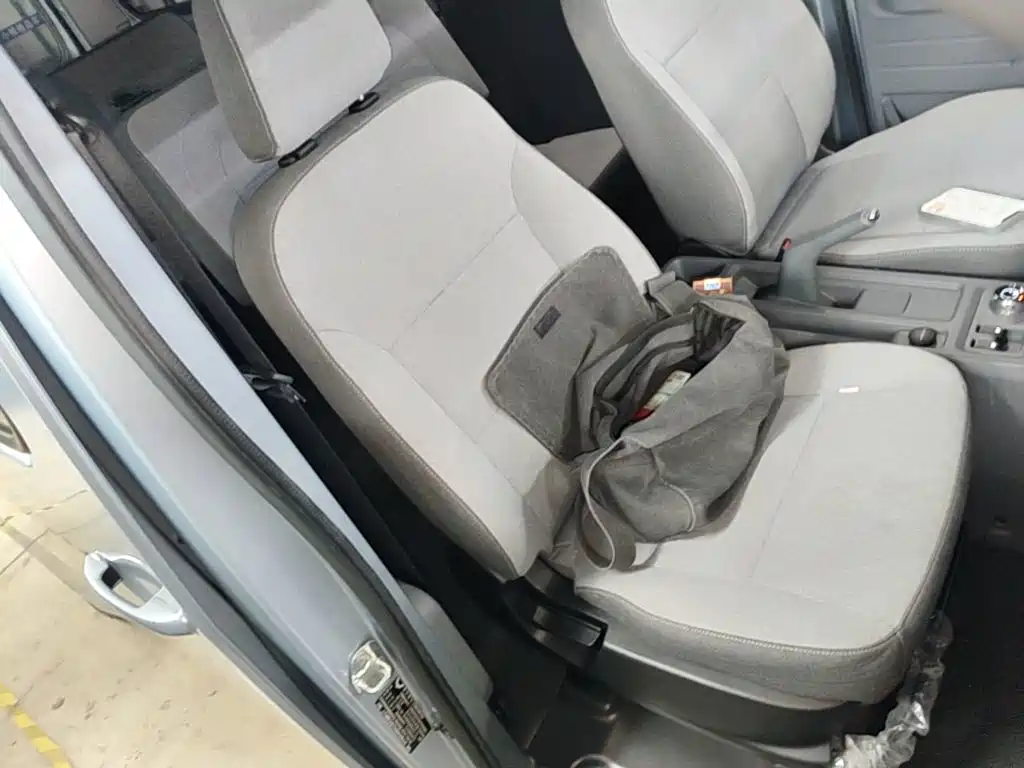 Wuling Yangguang — миниатюра 25