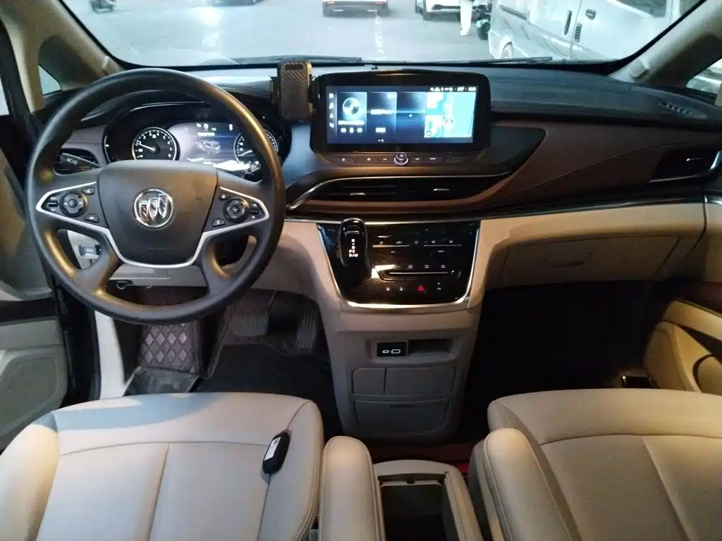 Buick GL8 — миниатюра 5