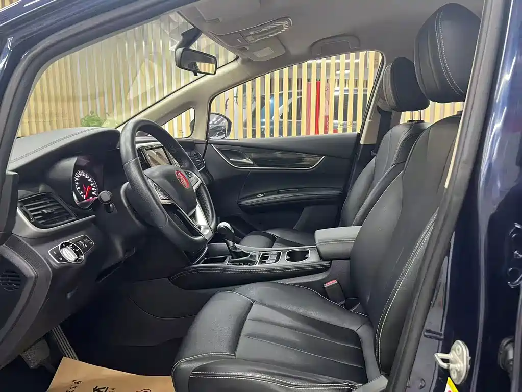 BYD MAX — миниатюра 3