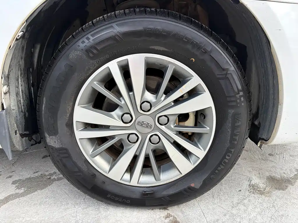 Geely Emgrand — миниатюра 15