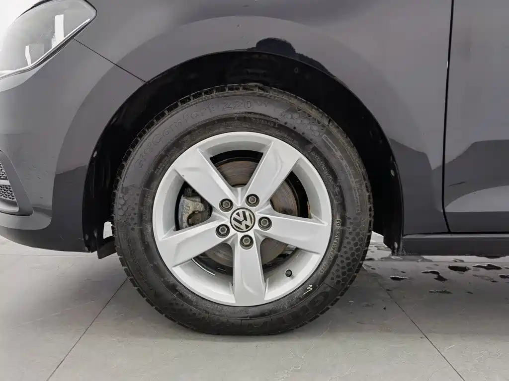 Volkswagen Santana — миниатюра 17