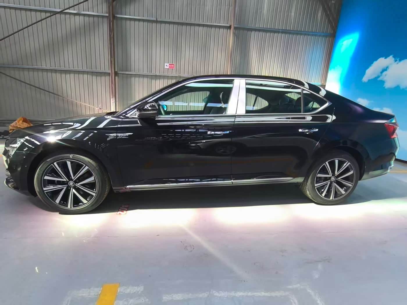 Skoda Superb 1.4 л 2026 г. Чёрный, пробег 100 км