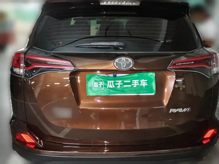 Toyota RAV4 — миниатюра 3