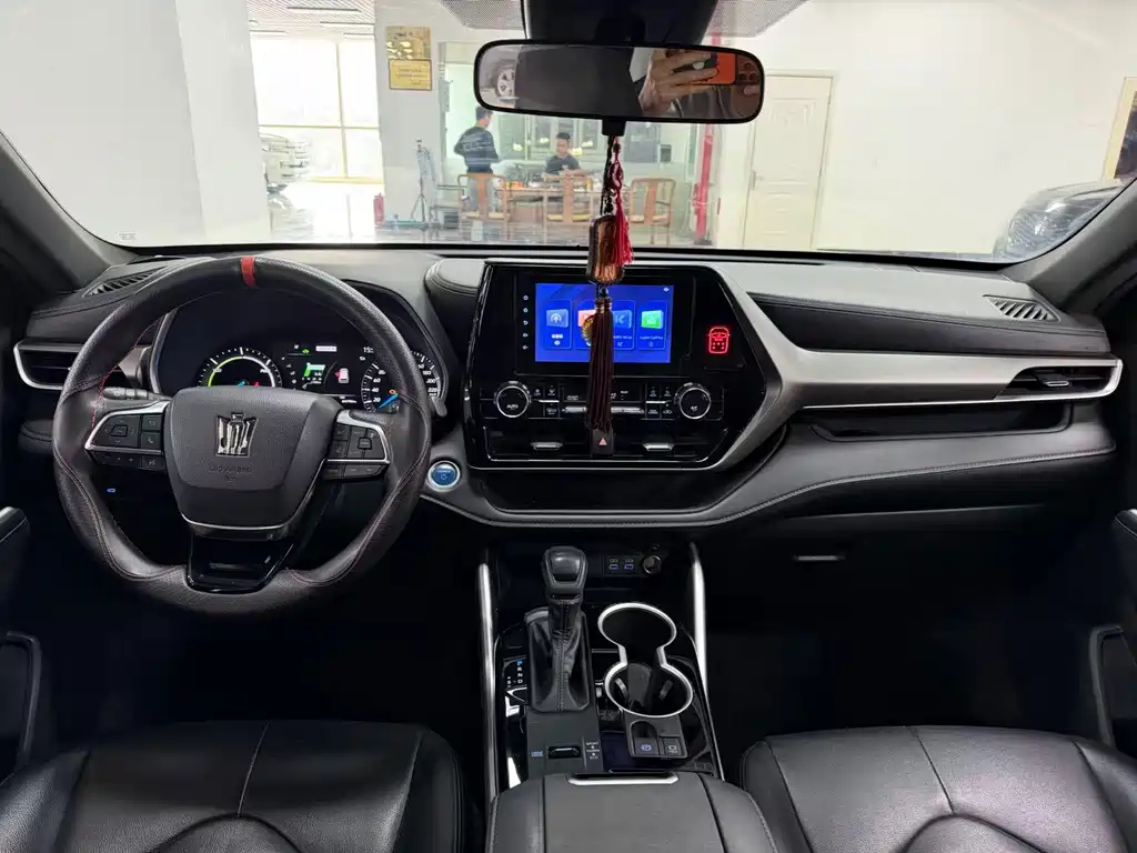 Toyota Crown Kluger — миниатюра 5
