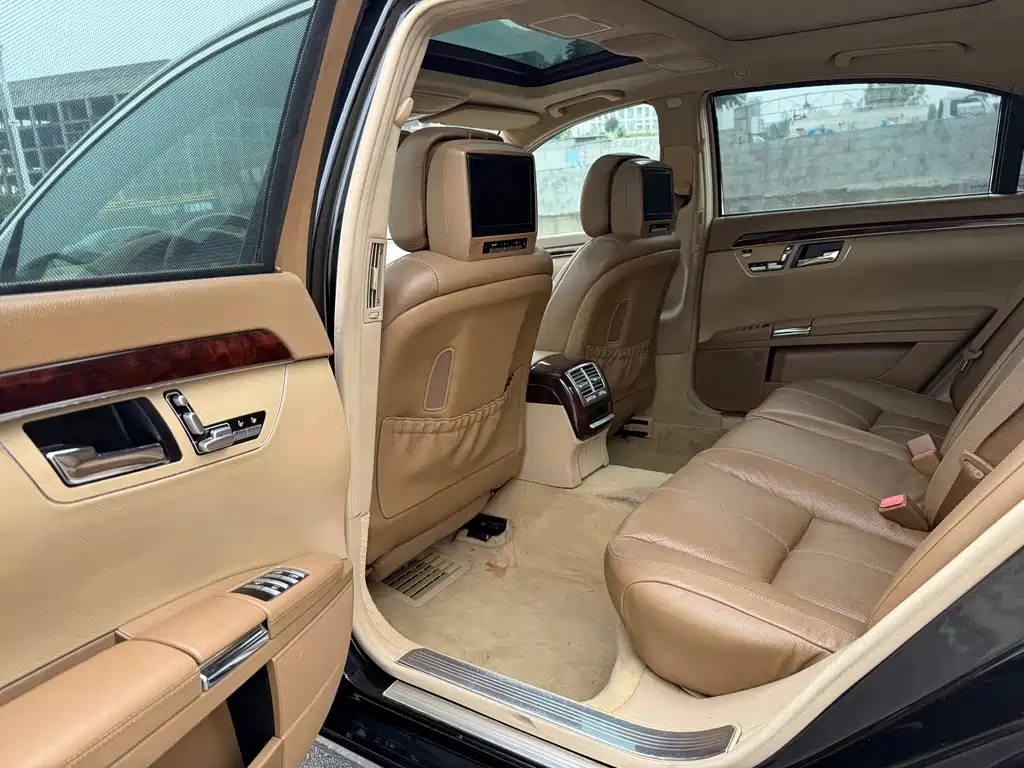 Mercedes-Benz S-Class — миниатюра 12