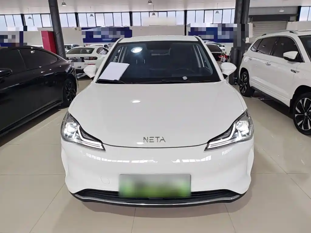 Neta V 2022 400