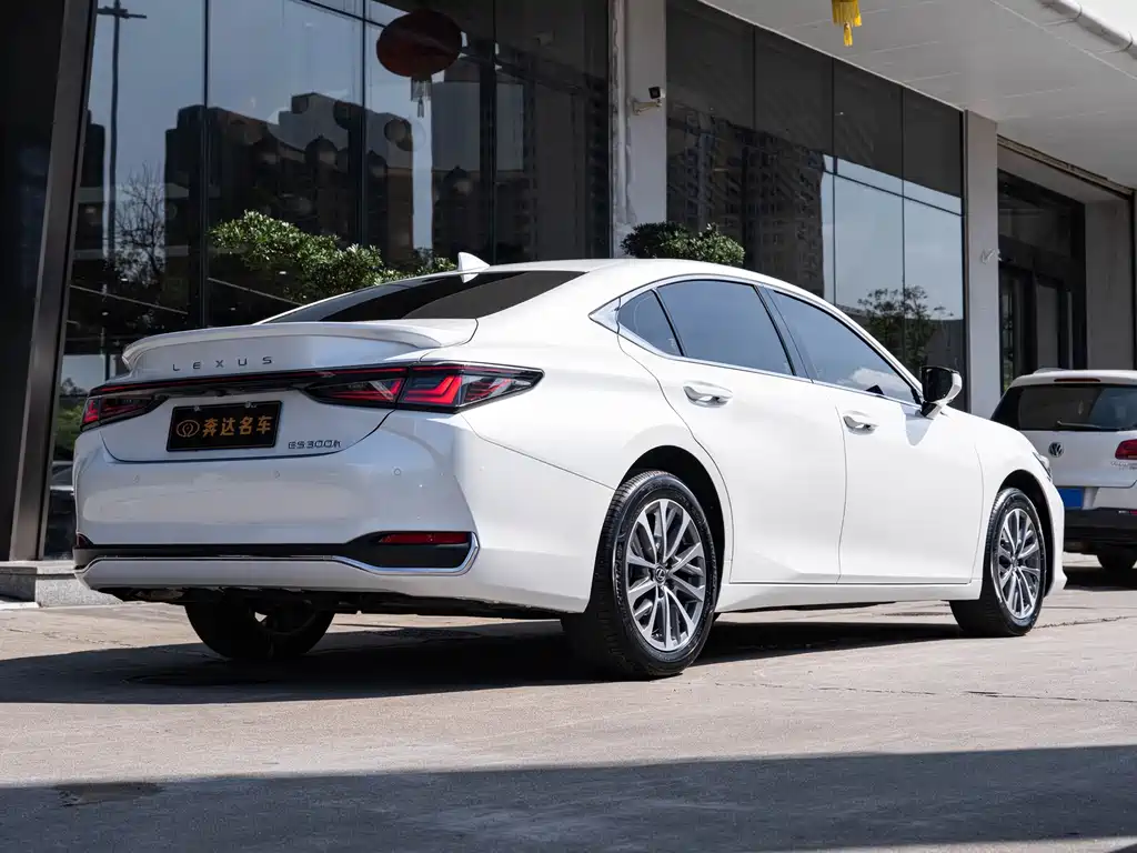 Lexus ES — миниатюра 3