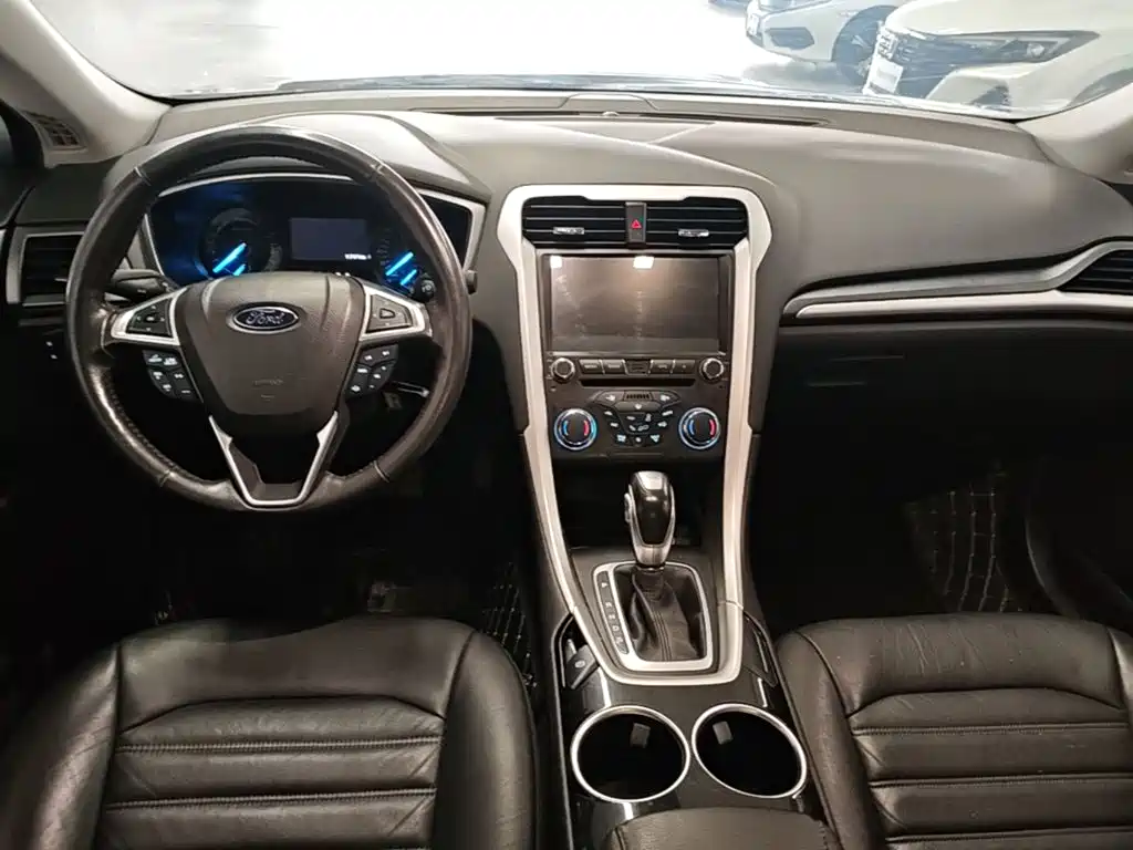 Ford Mondeo — миниатюра 10