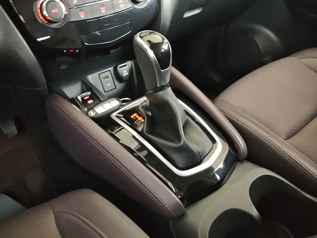 Nissan Qashqai — миниатюра 14