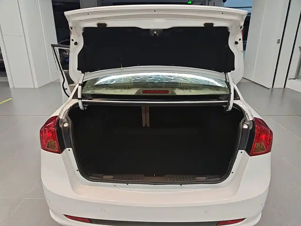 Buick Excelle — миниатюра 19