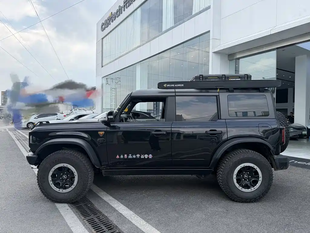 Ford Bronco — миниатюра 7