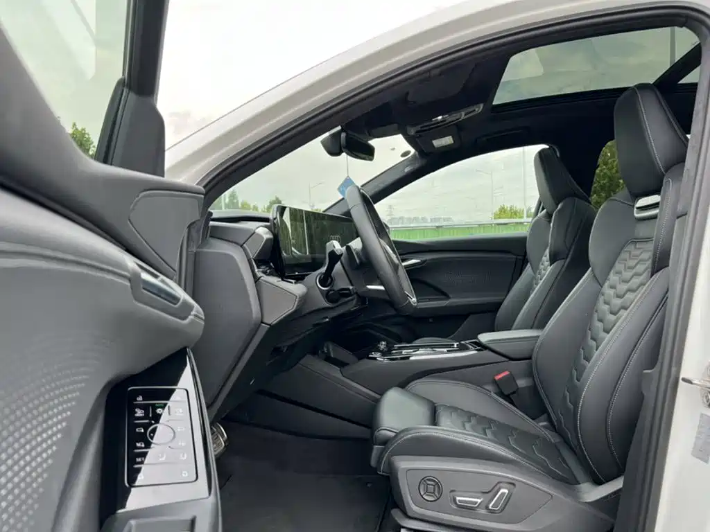 Audi Q6L e-tron — миниатюра 20