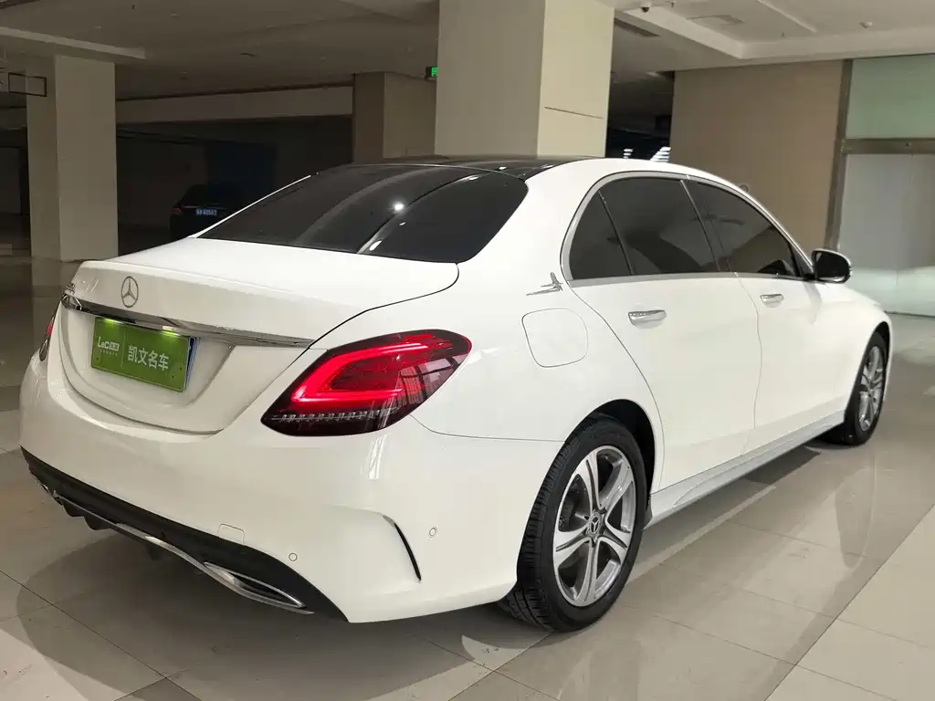 Mercedes-Benz C-Class — миниатюра 4
