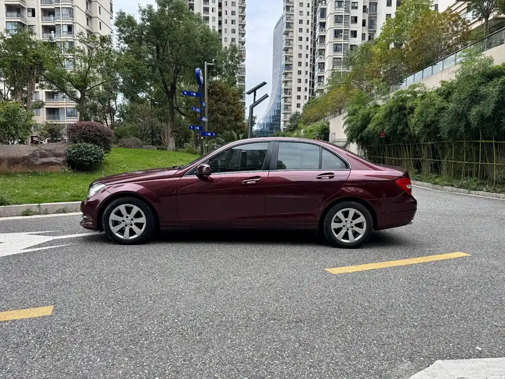 Mercedes-Benz C-Class — миниатюра 3