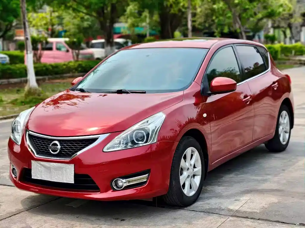 Nissan Tiida 2013