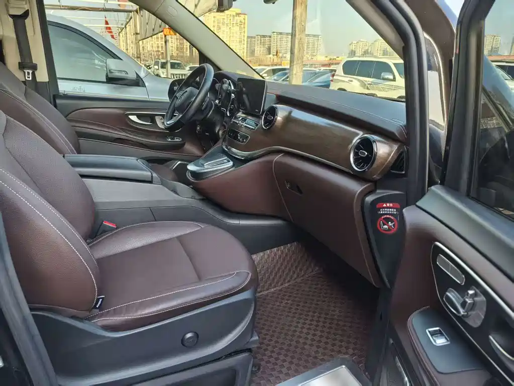 MERCEDES-BENZ V CLASS