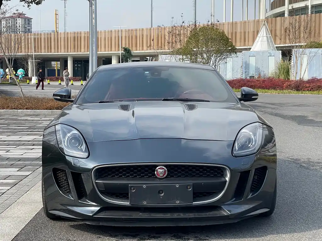 JAGUAR F TYPE