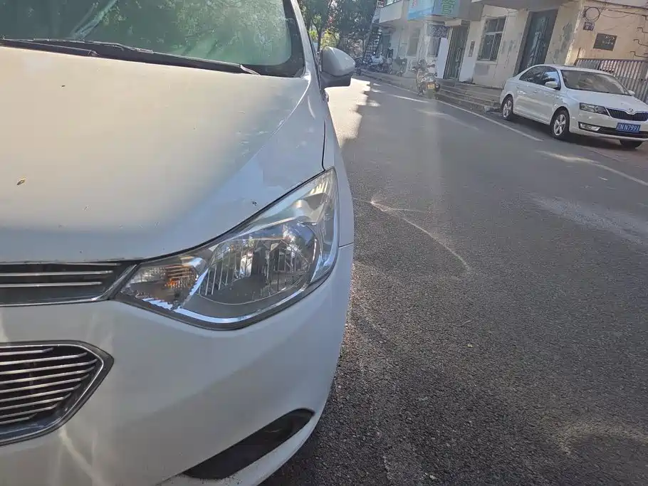 Chevrolet Sail — миниатюра 5