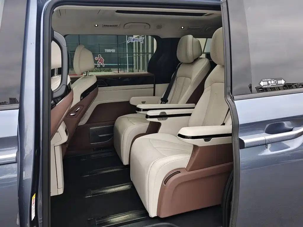 BYD Xia 2025 DM-i 1.5T 180km
