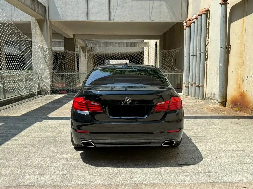 BMW 5 Series — миниатюра 3