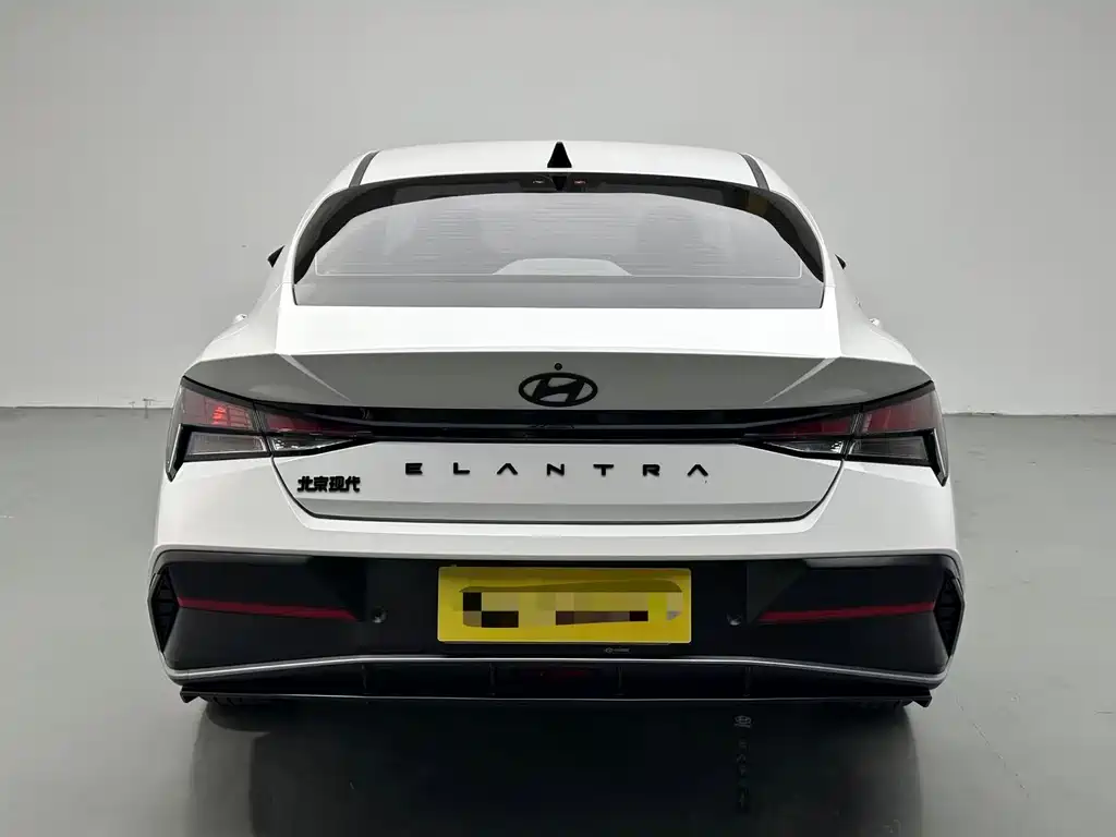 Hyundai Elantra — миниатюра 8