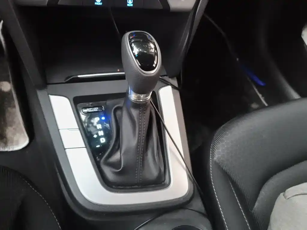 Hyundai Elantra — миниатюра 11