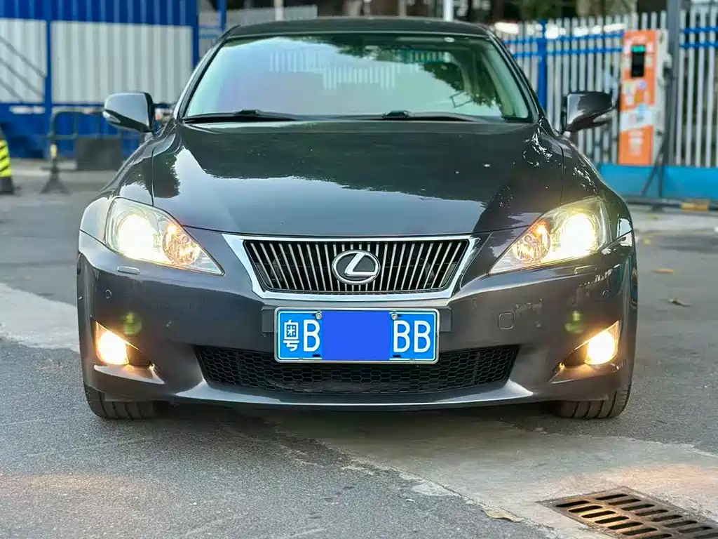 Lexus IS — миниатюра 2
