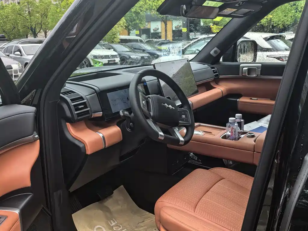 Fangchengbao Leopard 7 7 2025 200KM Max
