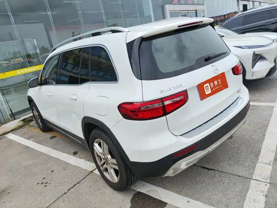 Mercedes-Benz GLB — миниатюра 8