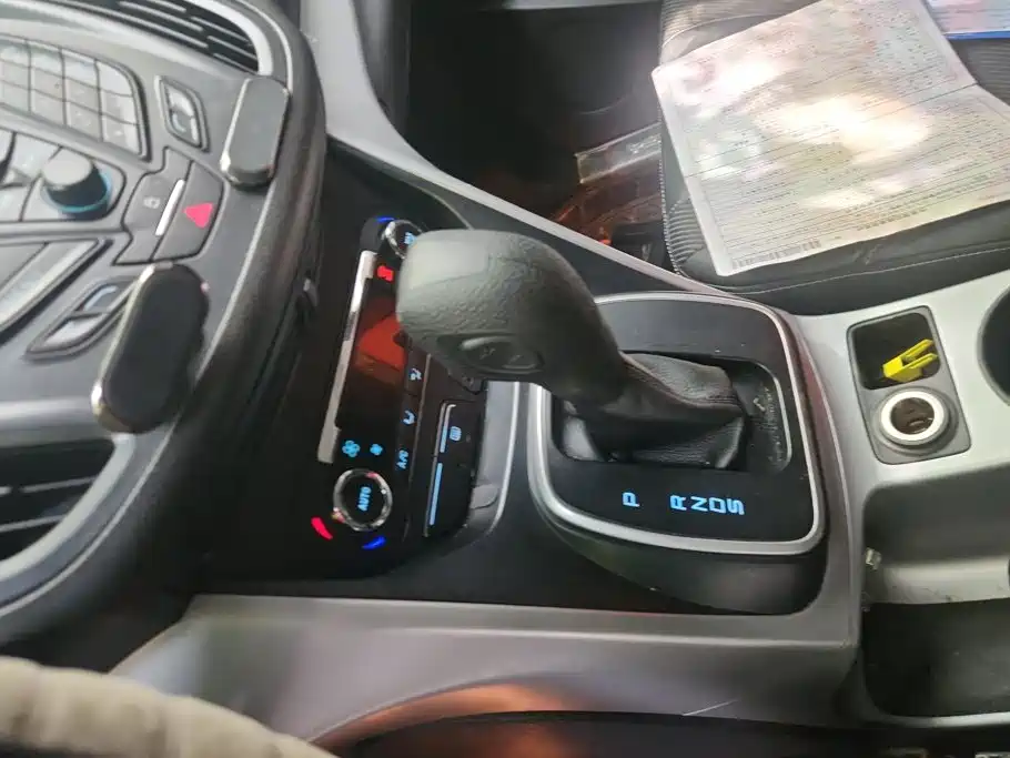 Ford Kuga — миниатюра 16