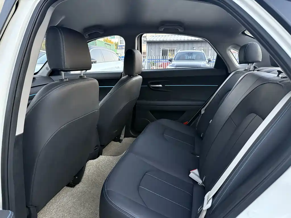 BAIC New Energy EU — миниатюра 6