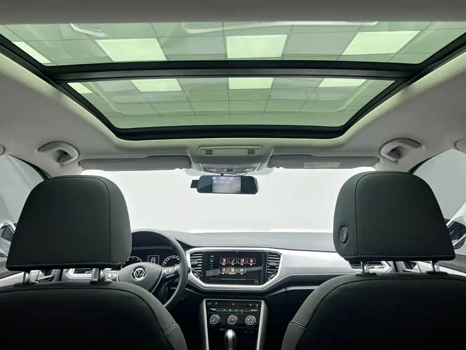 Volkswagen T-Roc — миниатюра 18