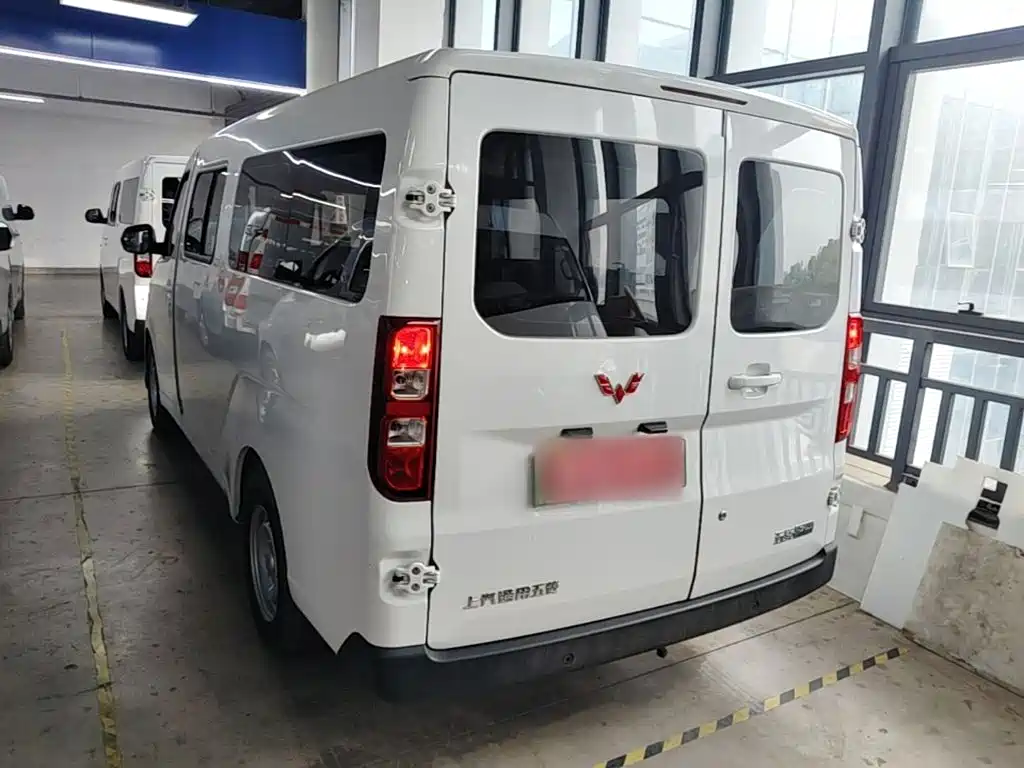 Wuling Yangguang — миниатюра 5