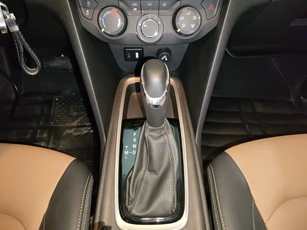 Chevrolet Monza — миниатюра 14