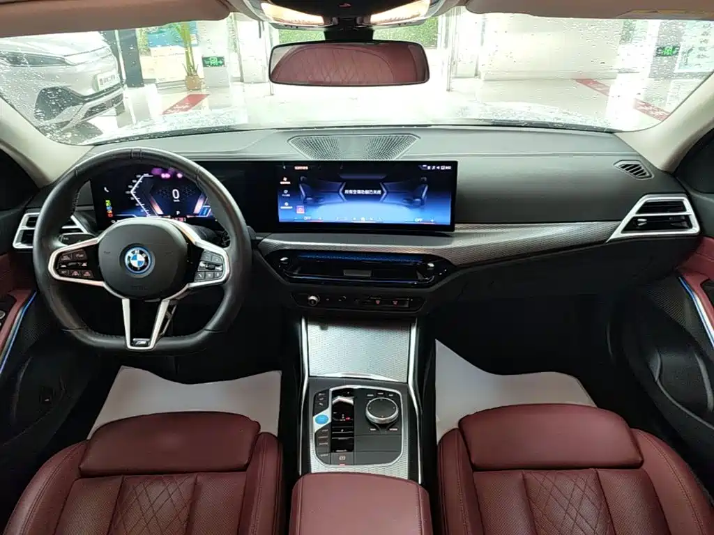 BMW i3 2025 eDrive 40 L