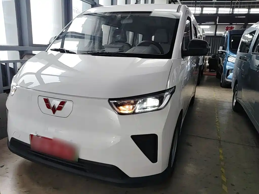 Wuling Yangguang — миниатюра 3