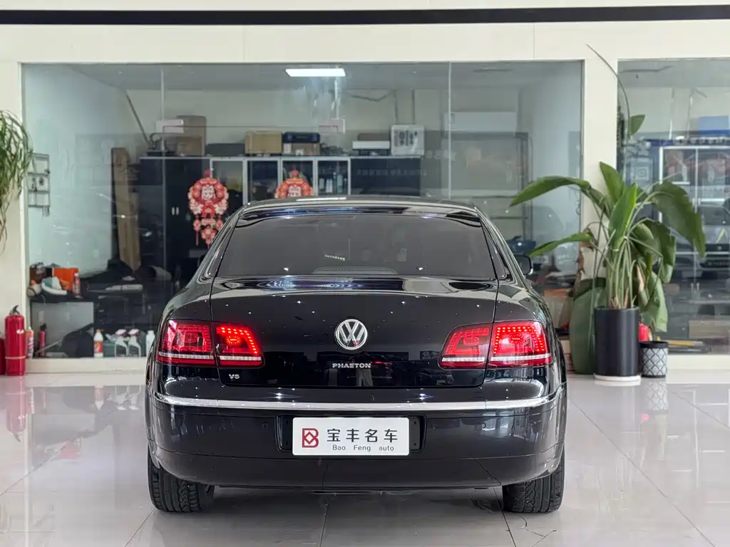 VOLKSWAGEN PHAETON