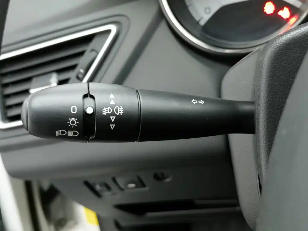 Peugeot 308 — миниатюра 21