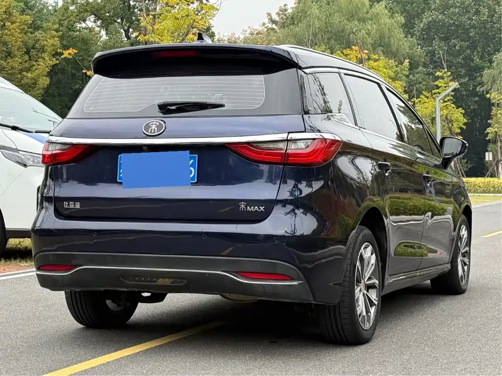 BYD MAX — миниатюра 4